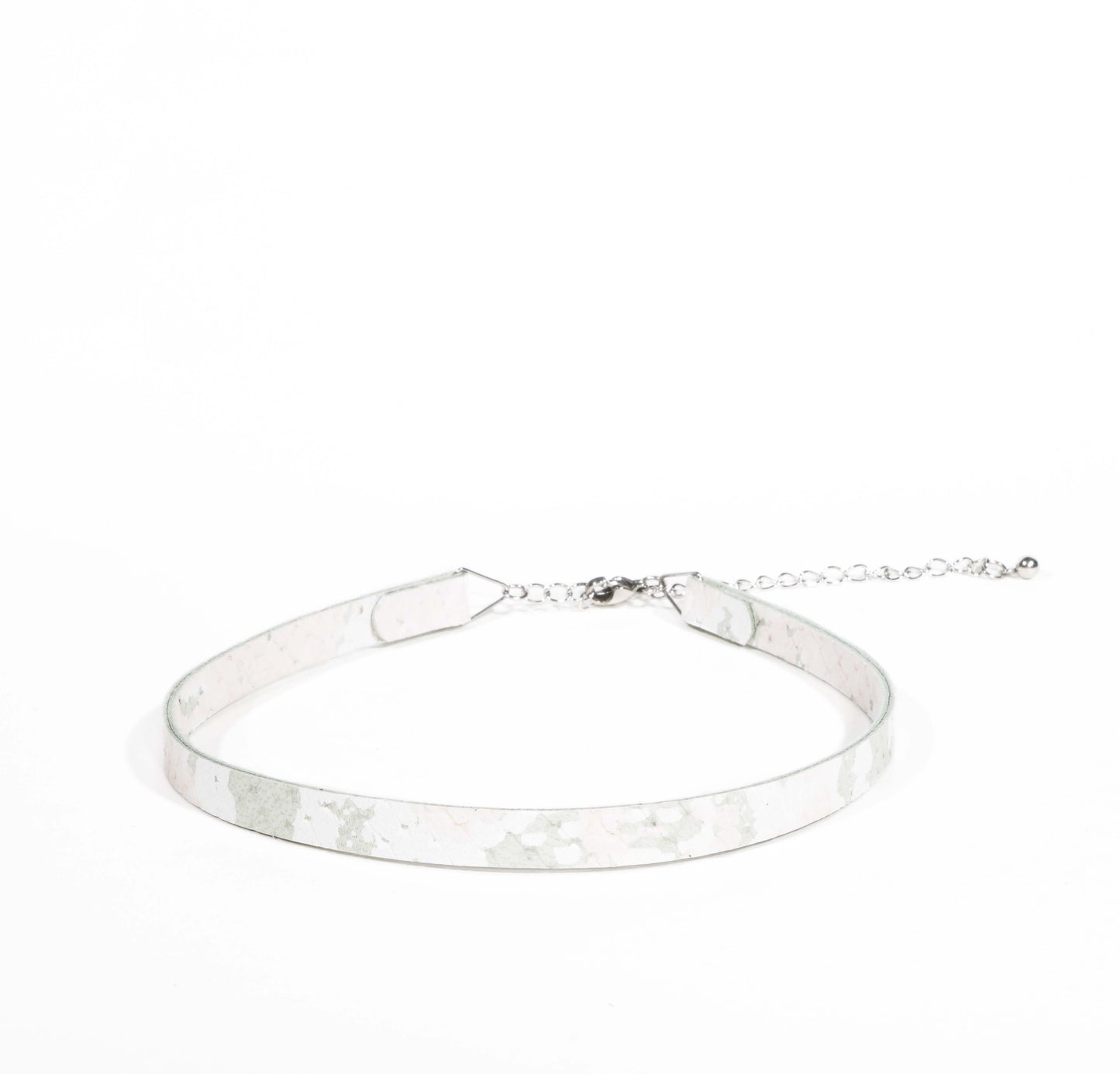 Collier choker blanc texturé