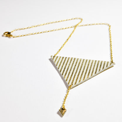 Bling bling triangle necklace