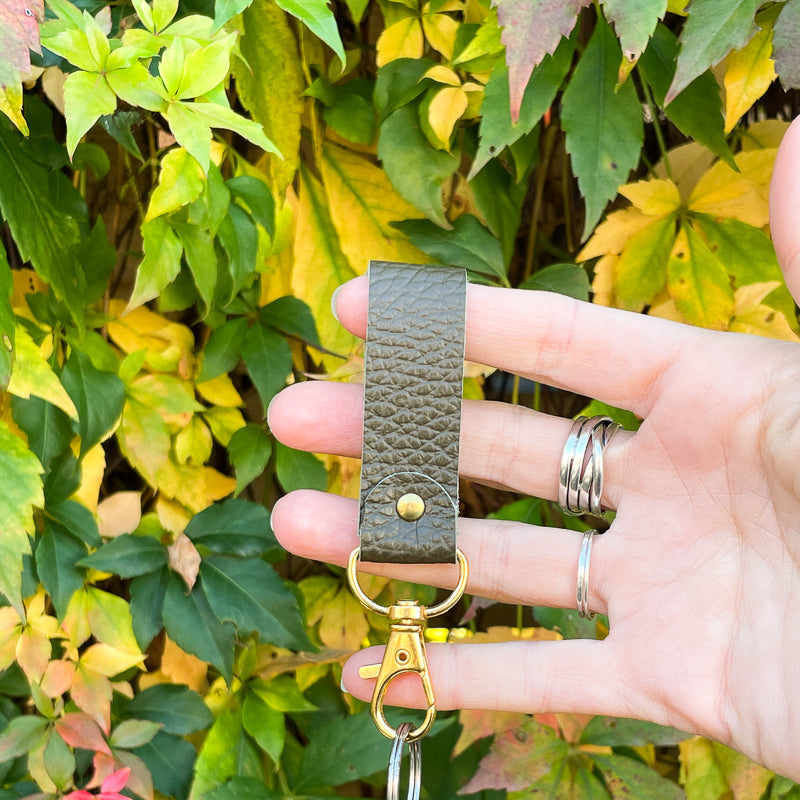 Porte-clé vert texturé - or