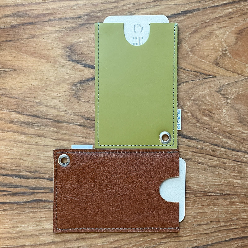 Porte-cartes brun / vert pomme